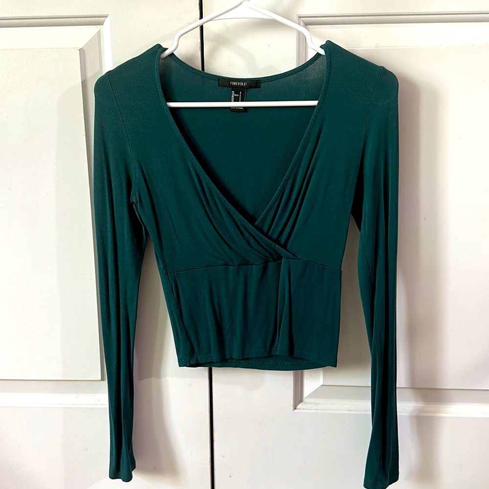 Forever 21 forest green long sleeve, size SMALL